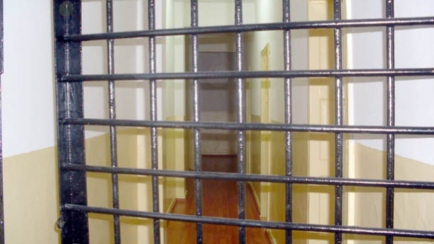 Cinci persoane aflate sub control judiciar, arestate preventiv după ce au încălcat restricțiile impuse