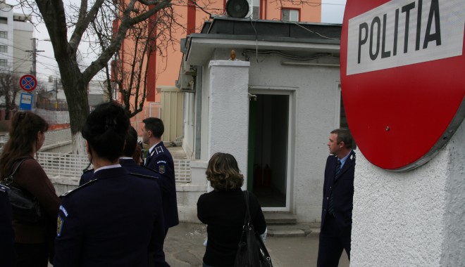 Mircea Vodă. Puşi pe furat, la vârsta a treia!