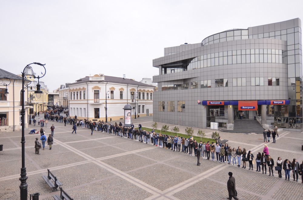 VIDEO: Filmare inedită cu drona de la Târgul Gaudeamus Craiova 2016