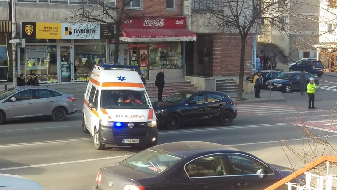 TULCEA: Bărbat lovit de mașină pe trecerea de pietoni (foto)