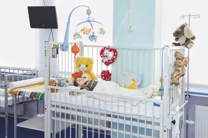Doi dintre bebelușii de la „Marie Curie” ar putea fi externați