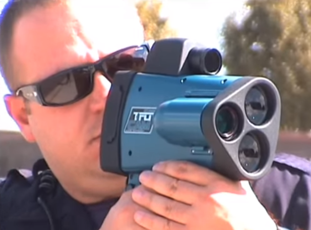 LASER – Războiul stelelor de pe sticla de coniac cu imperiul Poliției Rutiere