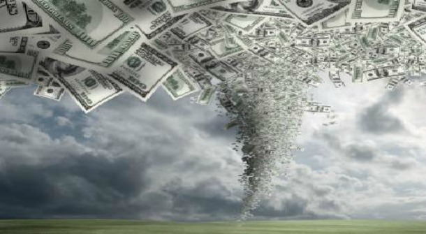 Guvernatorul BNR: Economia României este la adăpost de furtună