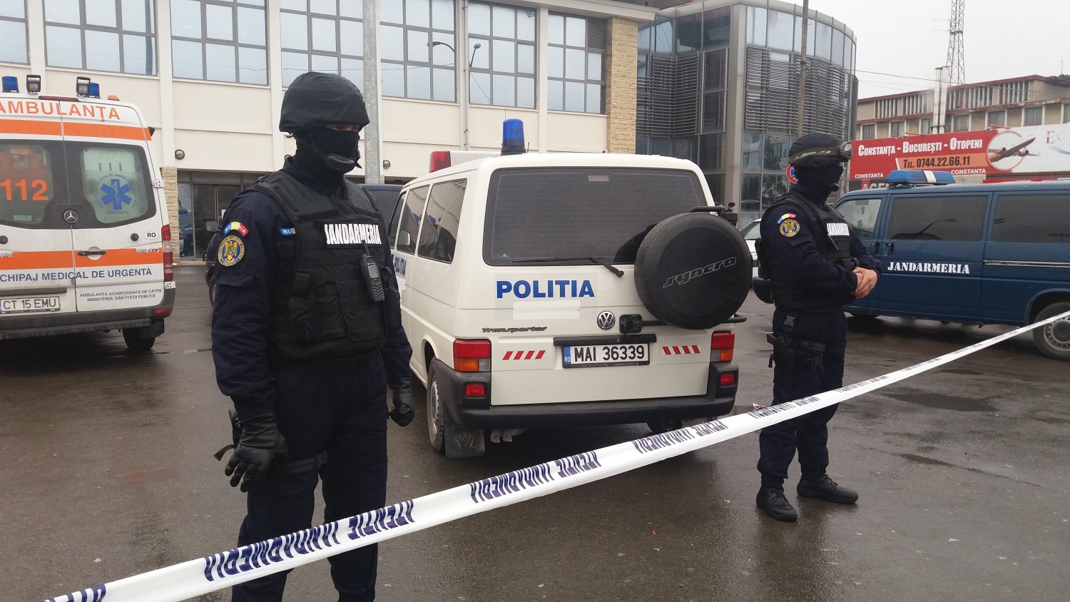 FOTO – Panică în Gara CFR Constanța. Colet suspect pe calea ferată (update)