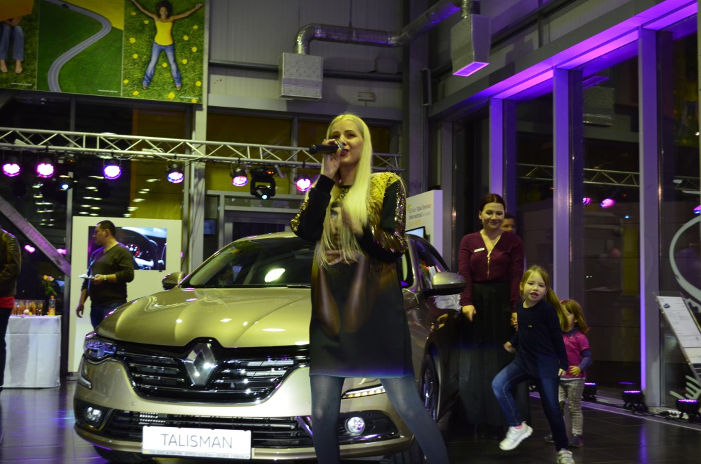 Sandra N la debutul lui Renault Talisman