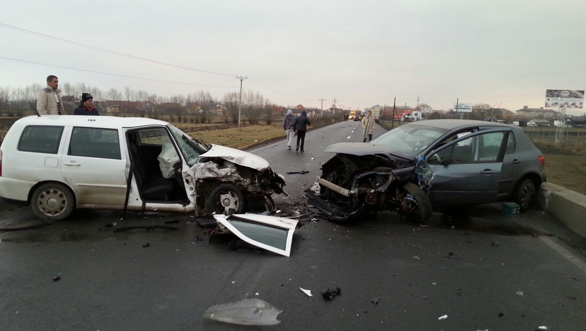 Carambol între trei autoturisme. Circulație îngreunată pe DN2(E85)