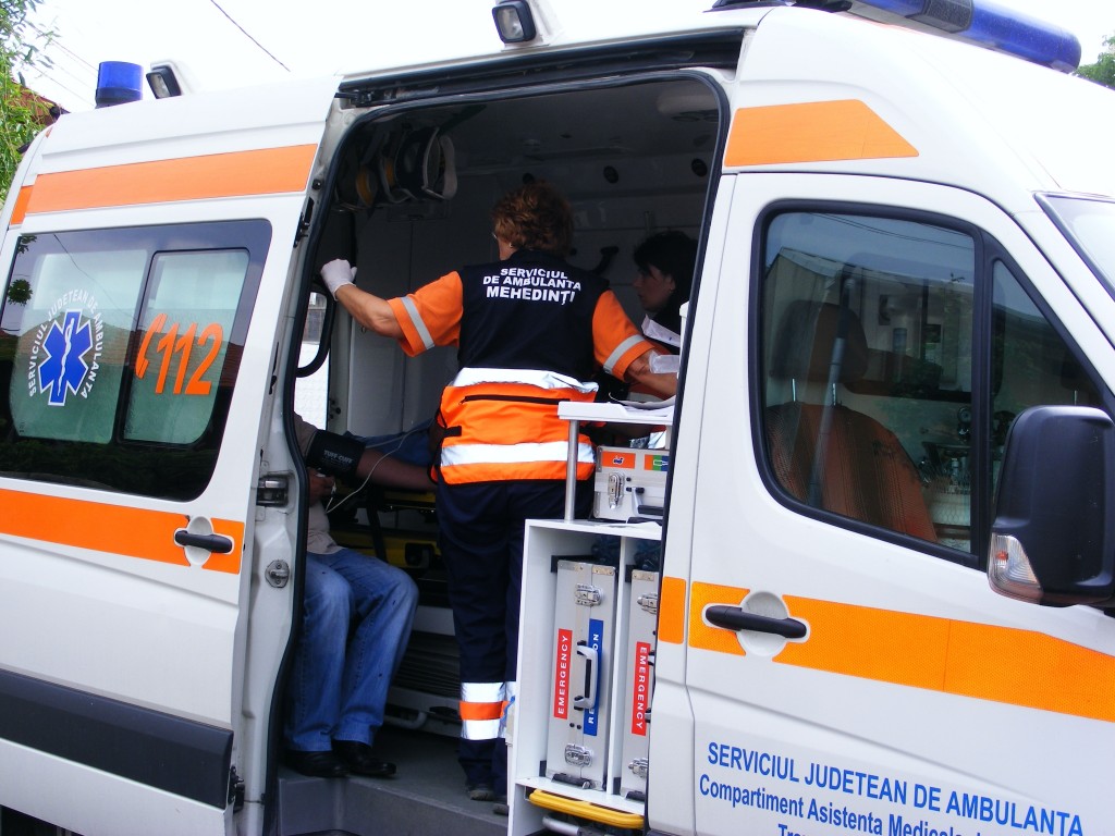CONSTANȚA: Accident rutier la Casa de Cultură