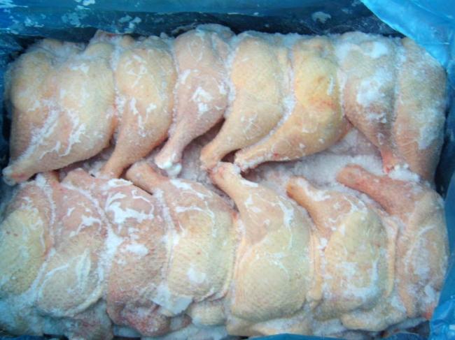 Mai multe loturi de carne de pui infestate cu salmonella, retrase de la vânzare