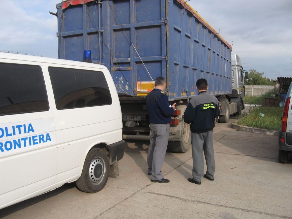 Invazie de mărfuri contrafăcute în Portul Constanța Sud
