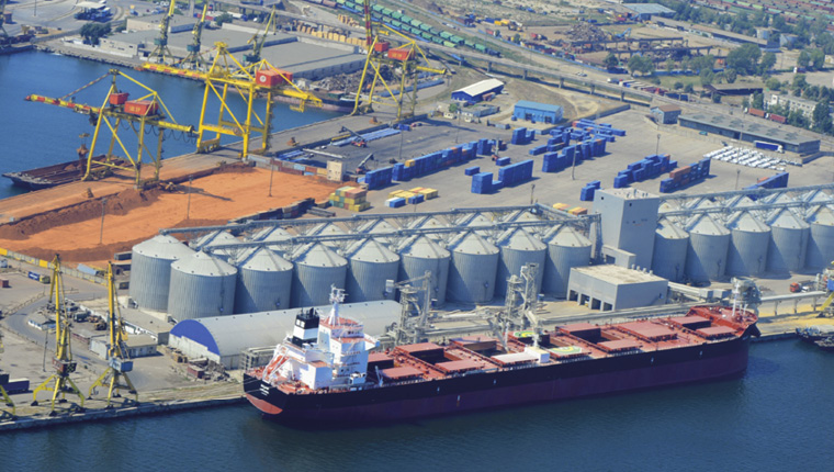 Marfă de peste un miliard de lei vechi, confiscată în port