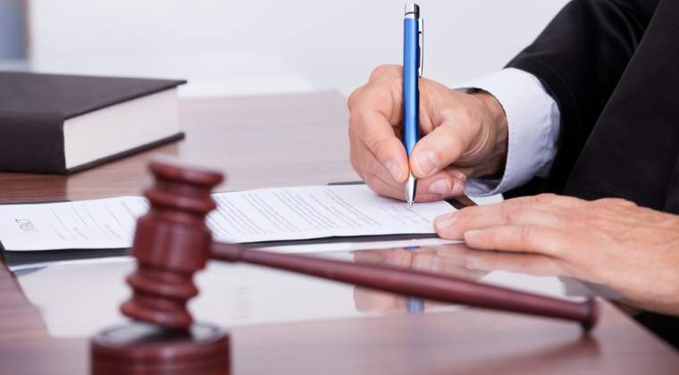9 persoane, de sub control judiciar, în AREST