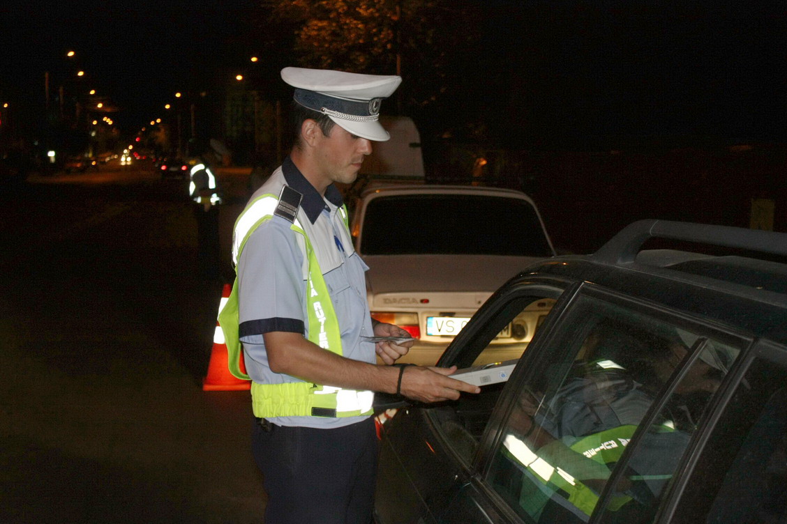 Week-end de coșmar. La volan, fără permis și sub influența lui Bachus