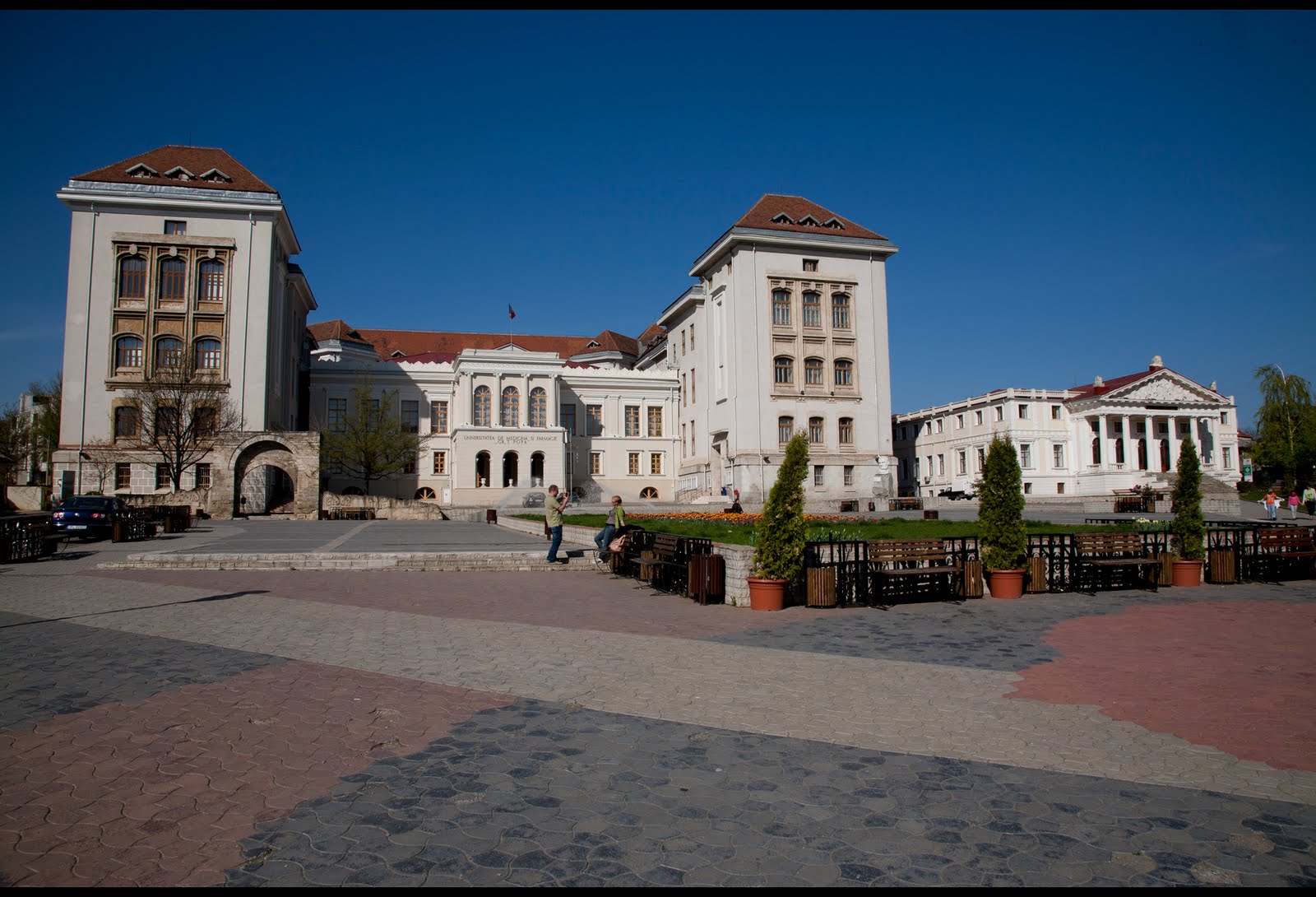 Procurorii DNA au descins la UMF Iași