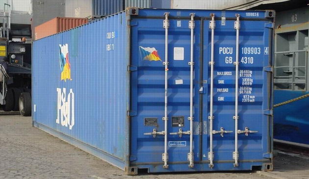 CONSTANȚA: Peste 24 de mii de mănuși de protecție confiscate de vameși