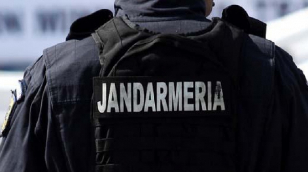Surprinşi de jandarmi cu obiectul furat asupra lor