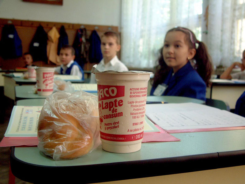 Programul „Lapte şi corn”, motiv de anchetă penală