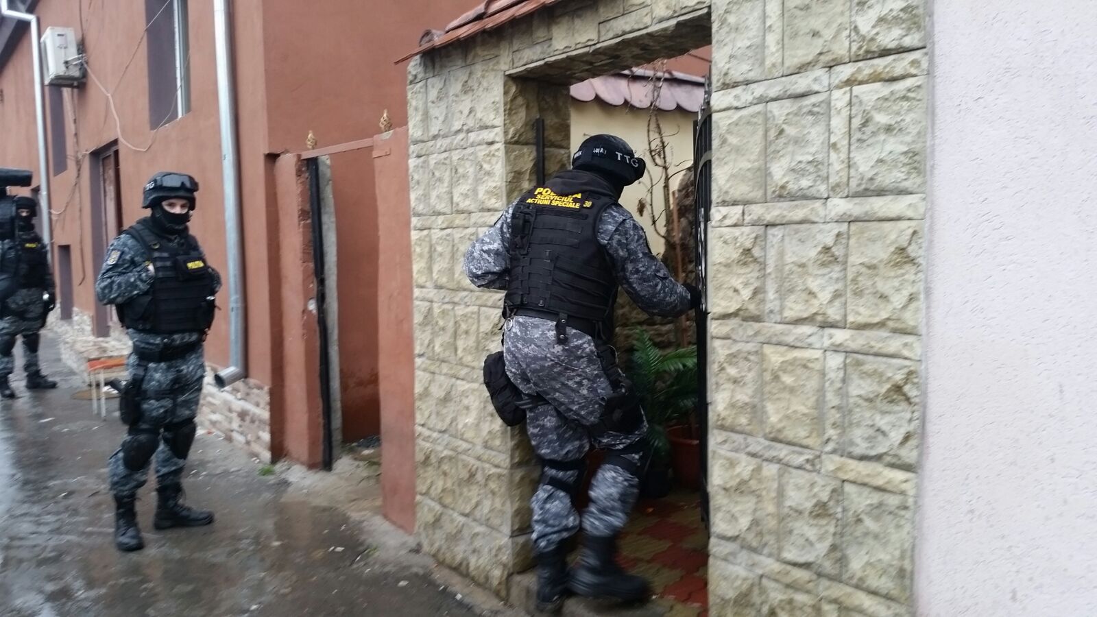 Percheziții în mai multe județe printre care și Constanța într-un dosar de înșelăciune în contextul Pandemiei de COVID-19