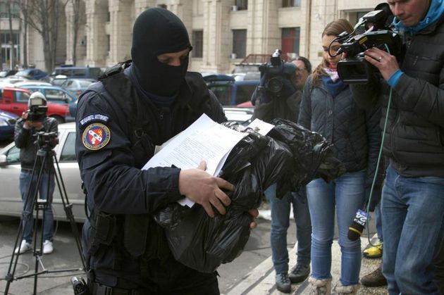 Percheziții de amploare la trei instituții publice. Sunt suspiciuni de fraudare a fondurilor europene