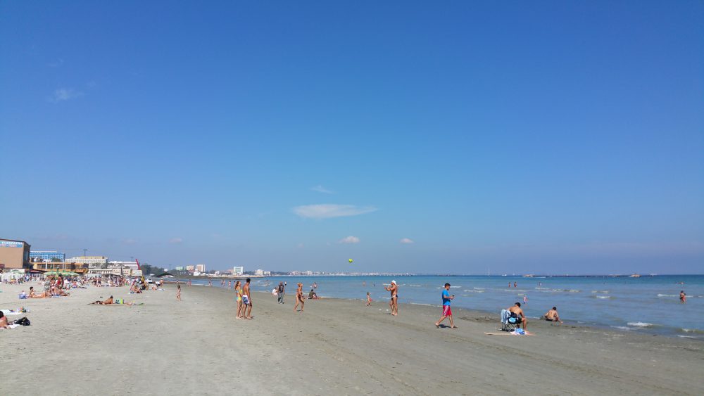 Vine sezonul estival, dar plajele NU sunt pregătite pentru turiști