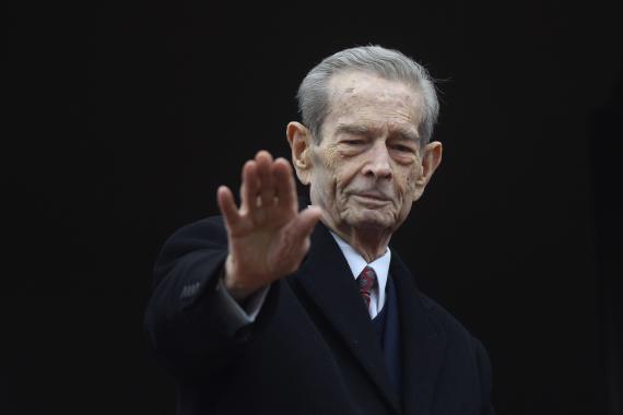 Regele Mihai se retrage din viața publică