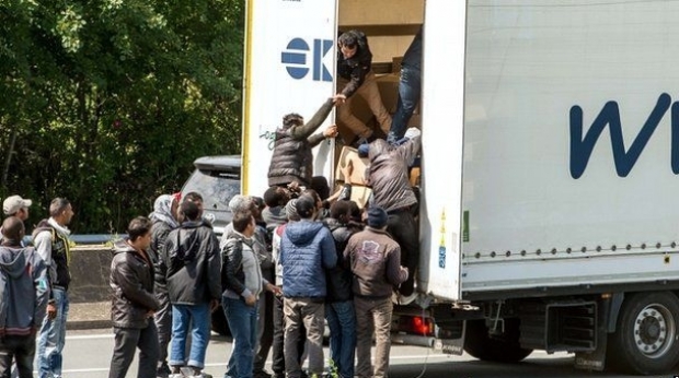 DIICOT a destructurat o rețea specializată în trafic de MIGRANȚI