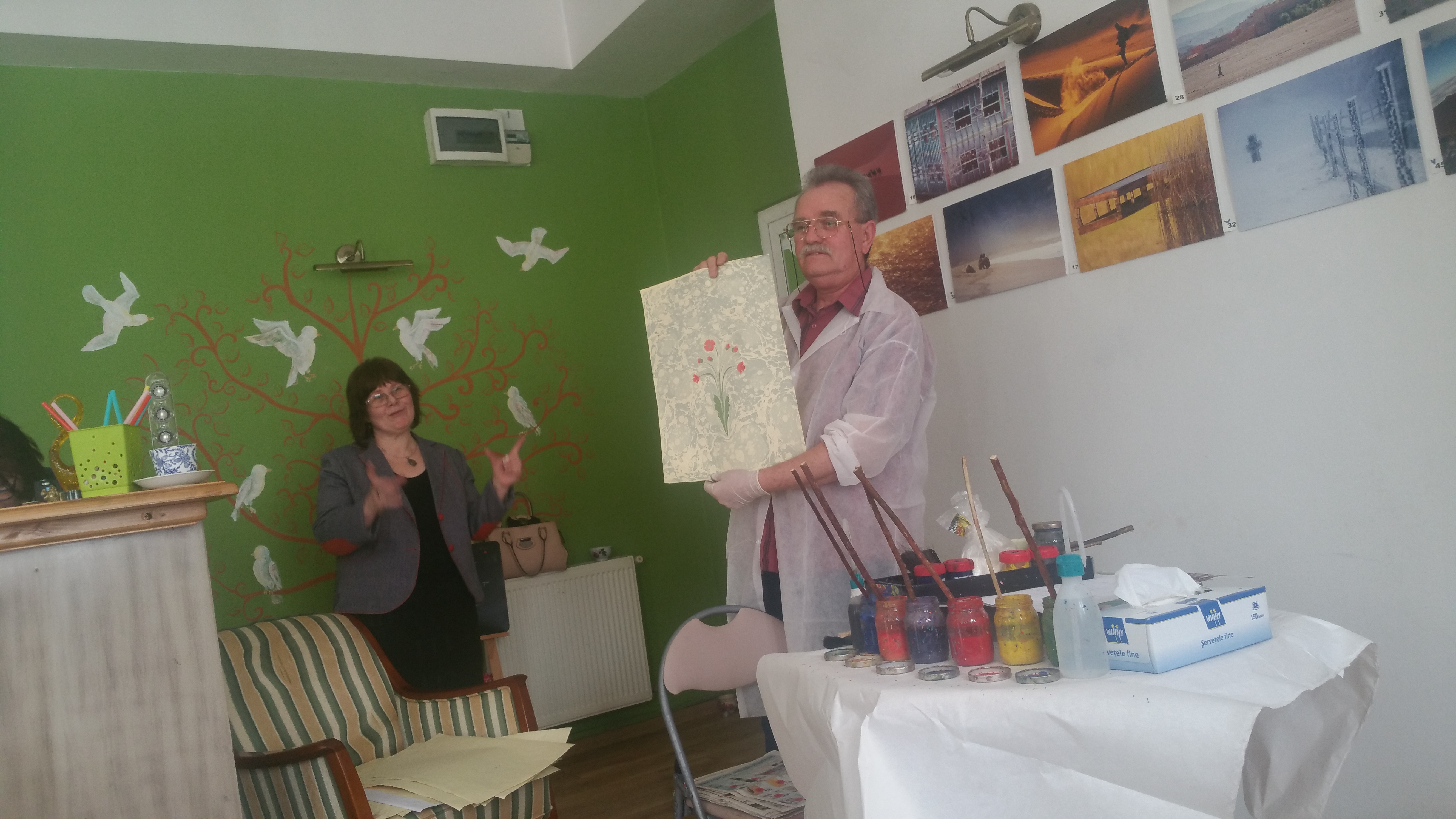 EBRU-incursiune în arta străveche a picturii pe apă