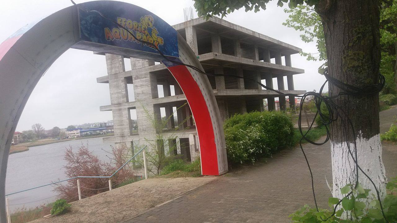 FOTOREPORTAJ – Eforie încă nu s-a pregătit pentru 1 Mai