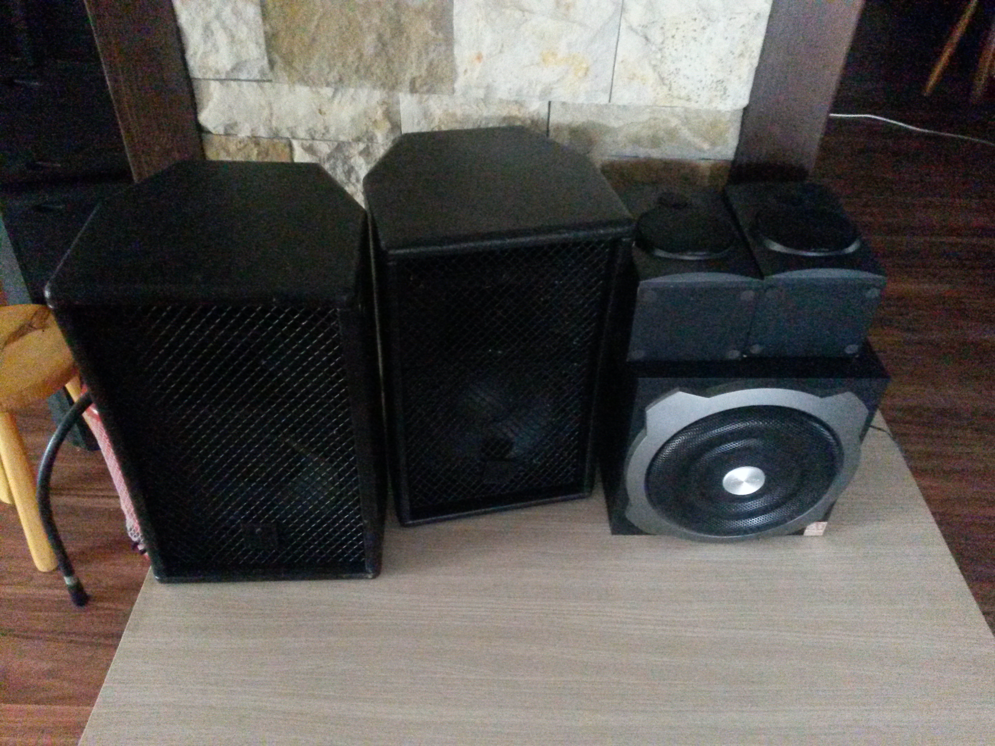 MAHMUDIA. Percheziții și rețineri într-un dosar de furt