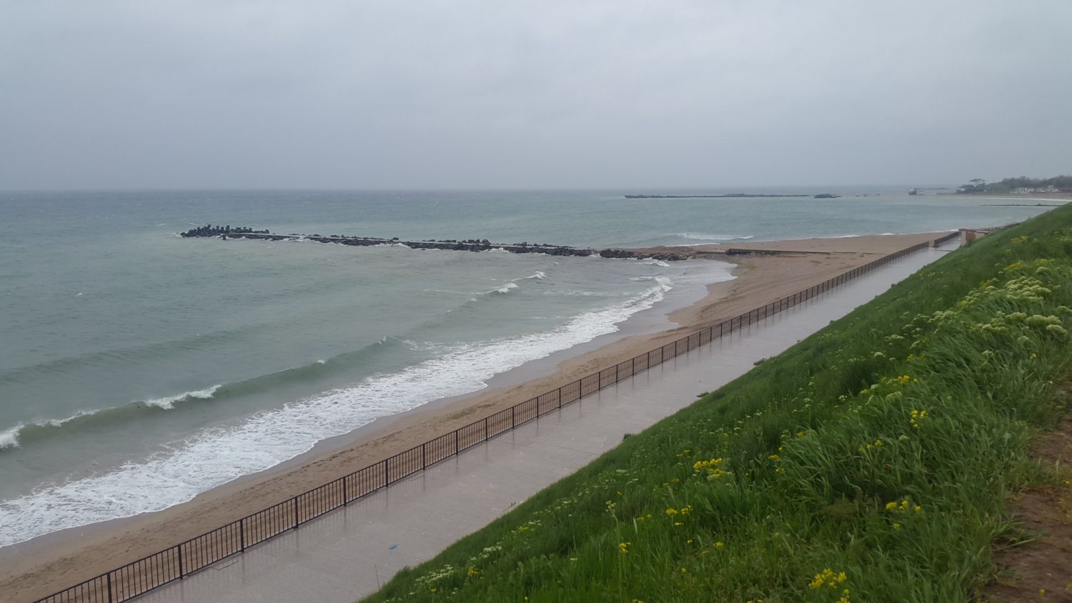 FOTO/AUDIO – Cu 10 zile înainte de vacanța de Paște, stațiunile din sudul litoralului arată ca … azi-toamnă!