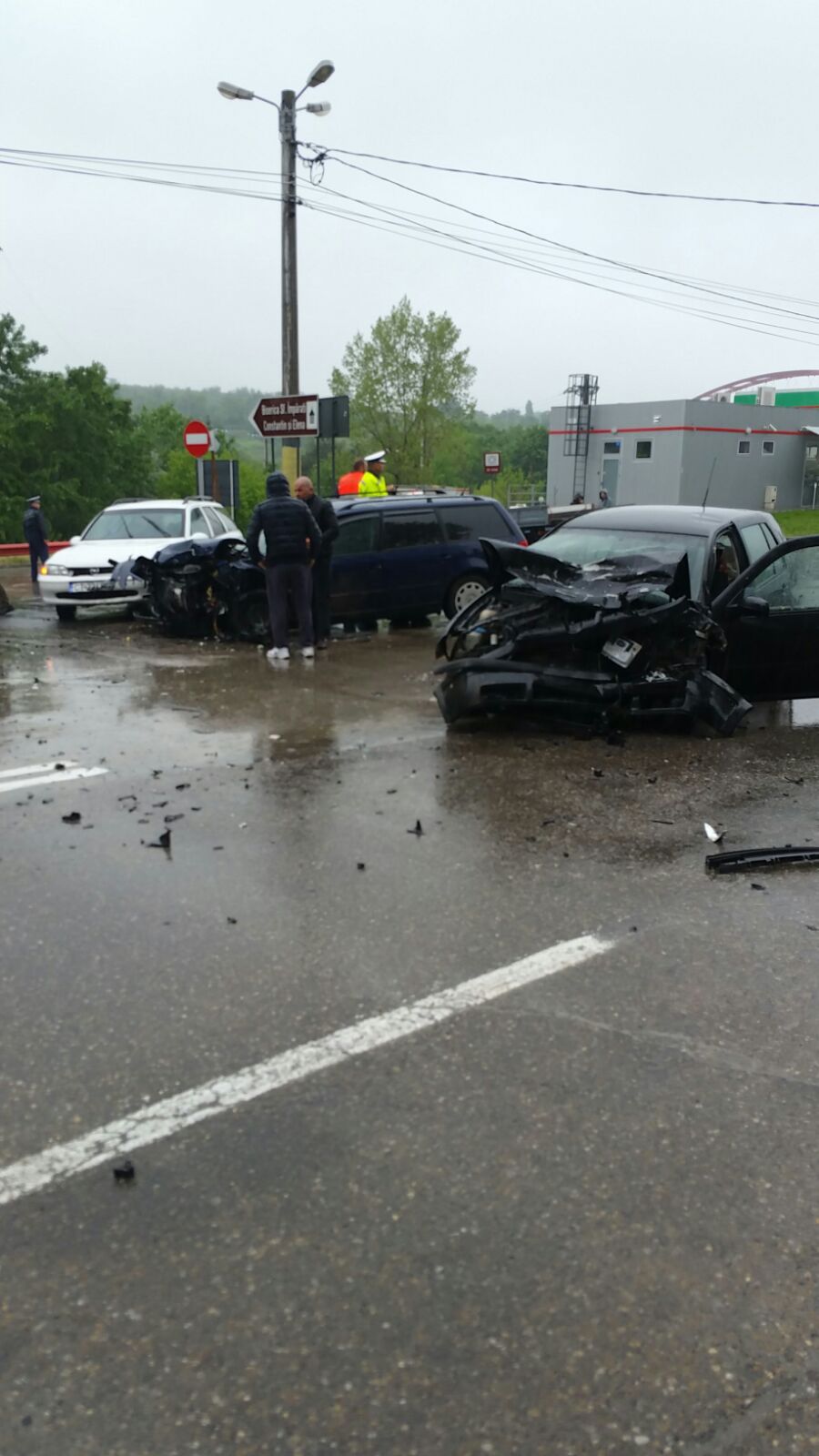 CERNAVODĂ. Trei răniți în accident rutier – FOTO