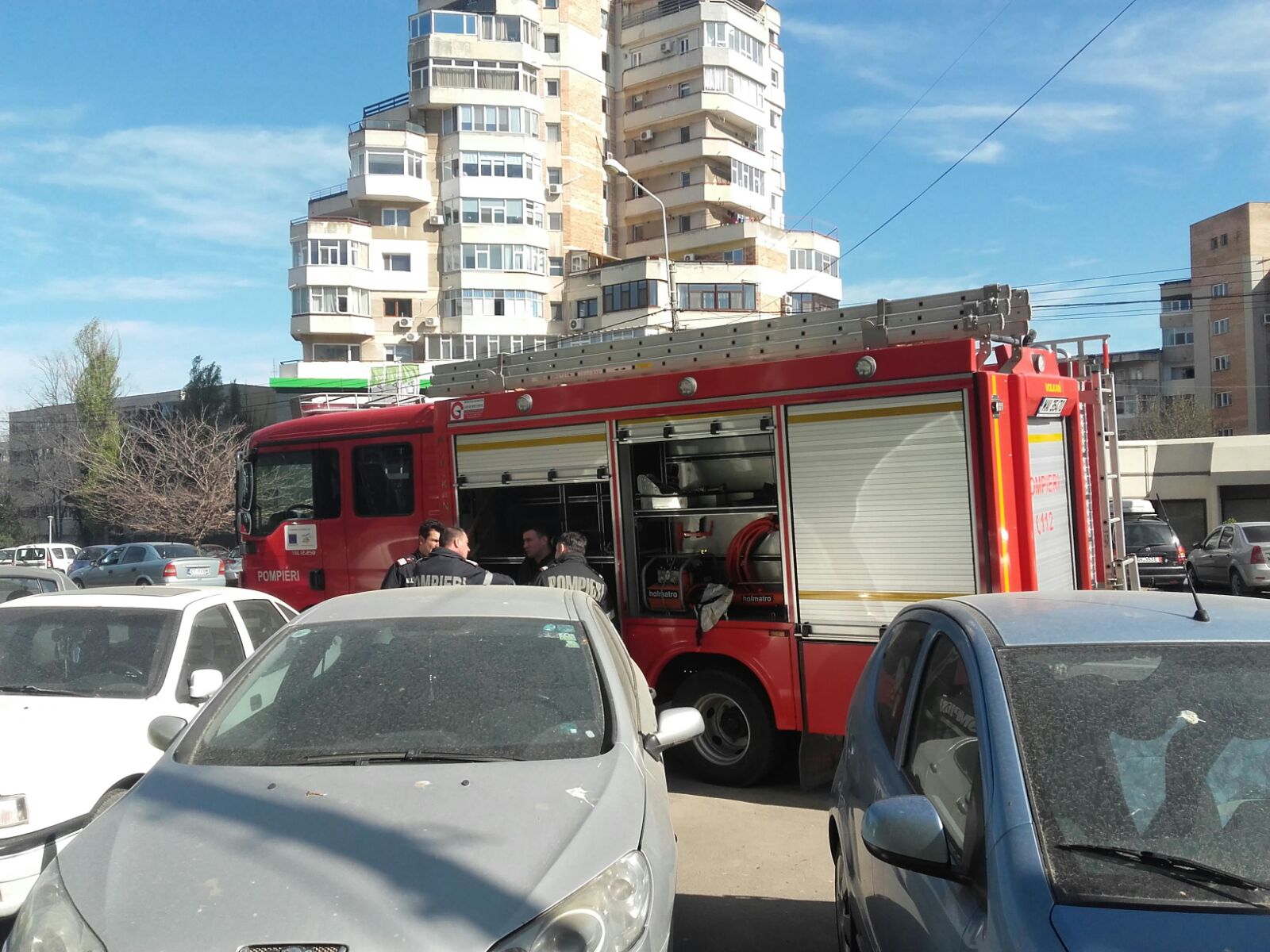 (FOTO) Intervenție a POMPIERILOR în Tomis Nord