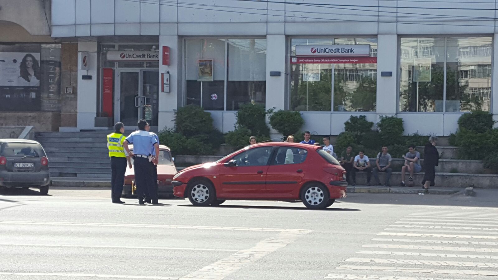 CONSTANŢA: Pieton lovit de maşină (foto)
