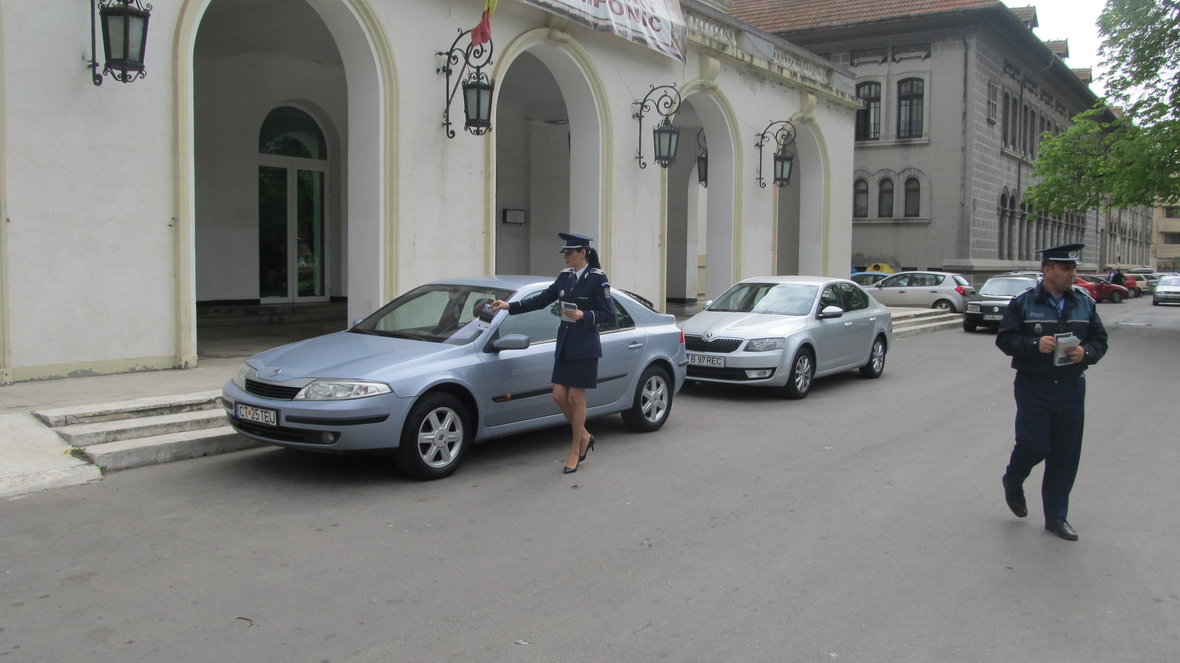 Câteva reguli simple de la polițiști, care îi țin departe pe hoții de mașini