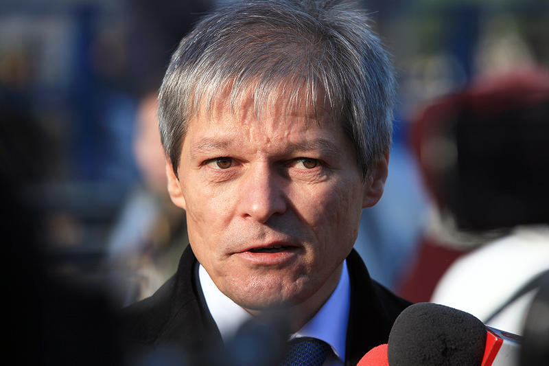 DACIAN CIOLOȘ: „Gunoiul miroase urât în plină campanie electorală”