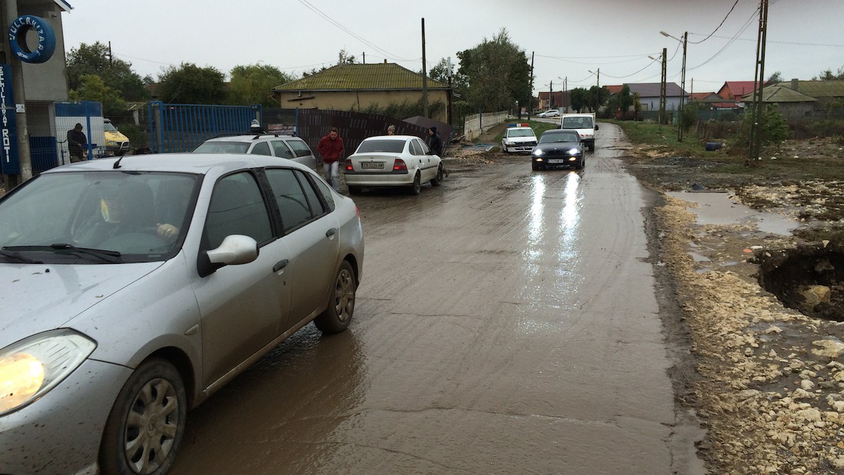 Comuna CORBU. Se sparge iarăși drumul gropilor?
