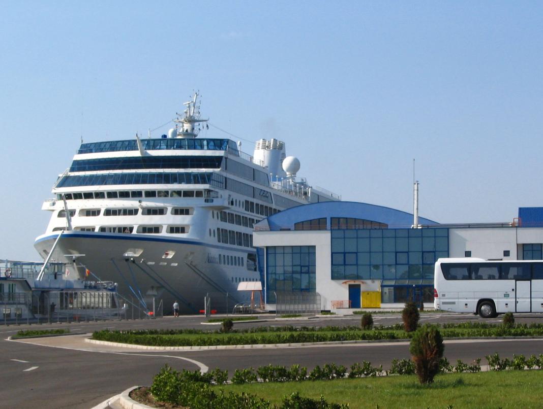 Portul Constanţa pe primul loc, în topul internaţional al destinaţiilor de croazieră din Marea Neagră