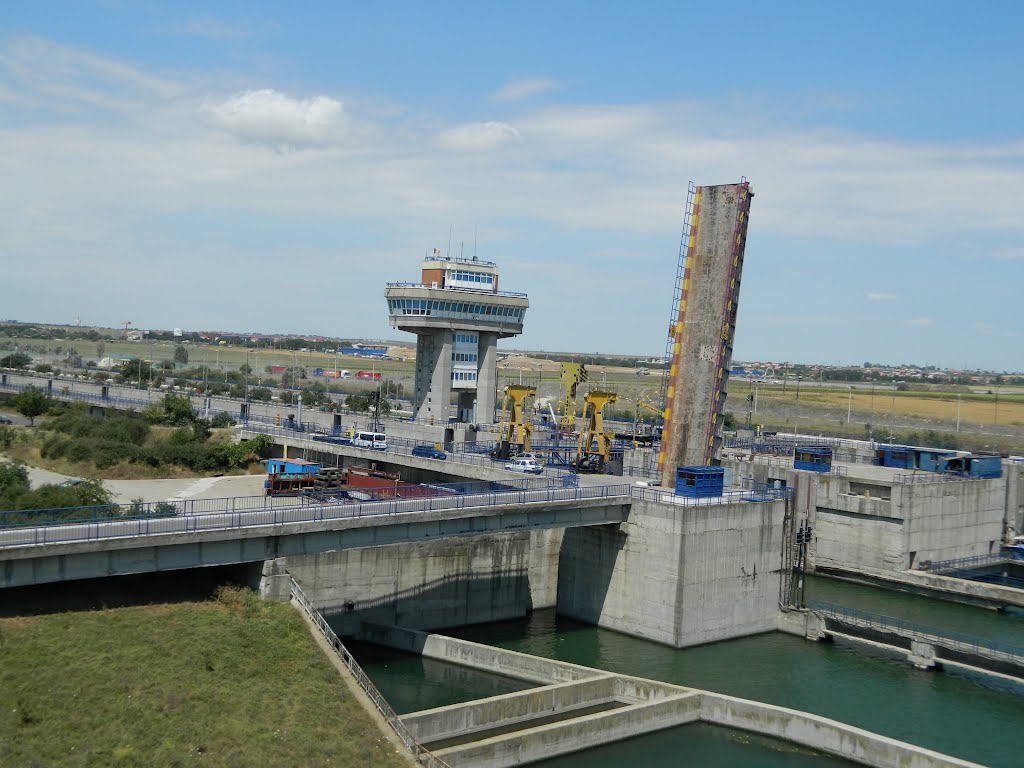Ecluzele de la Agigea, Medgidia şi Ovidiu intră în testări