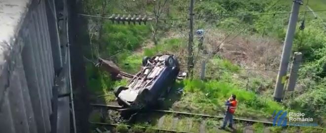 Update – CONSTANȚA: Accident spectaculos în Portul Constanța. O mașină a căzut de pe pasarelă