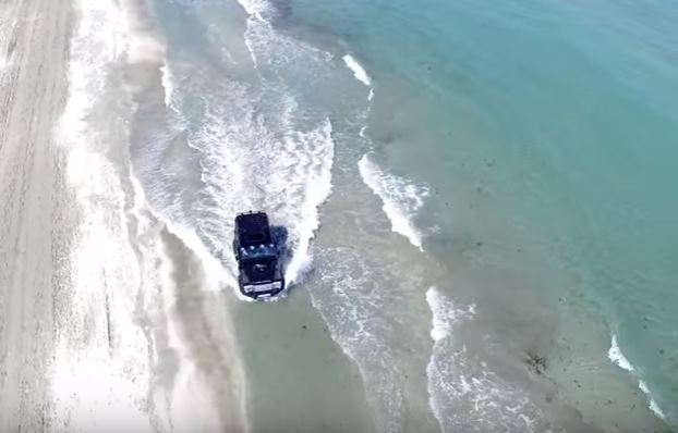 VIDEO: Cu SUV-ul pe plaja din Mamaia