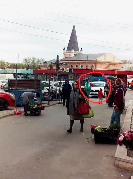 VIDEO/FOTO: Poliția Locală Constanța, în deplină armonie cu vânzătorii ilegali din piața Tomis III