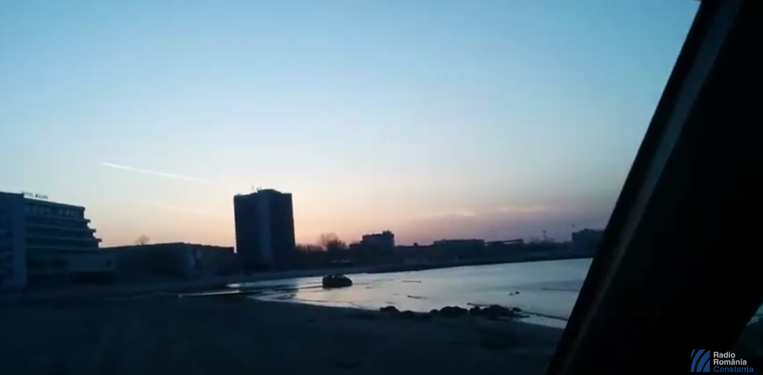 VIDEO: La ,,pescuit” de Matiz, pe plajă la Mamaia