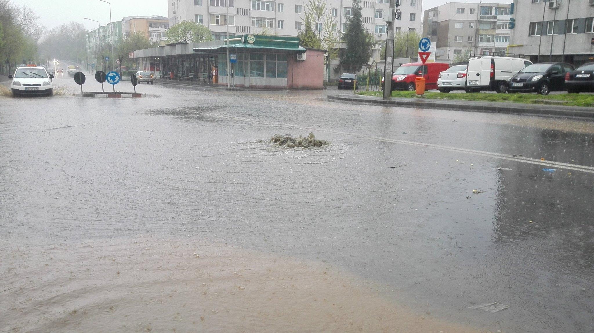TULCEA: Ploaia a început să creeze deja probleme în municipiu