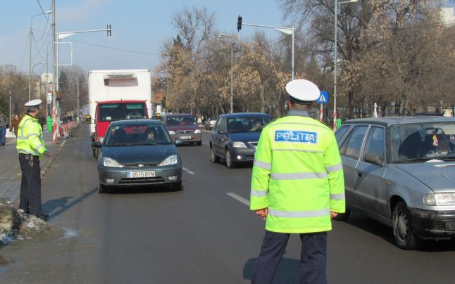 Poliția Română: 475 de permise de conducere, REȚINUTE şi 338 de certificate de înmatriculare, RETRASE