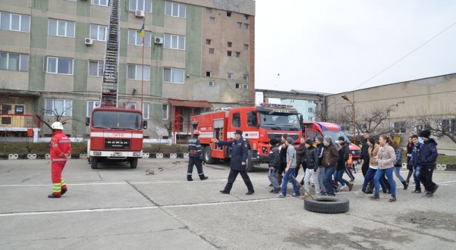 Arde un apartament în Constanța