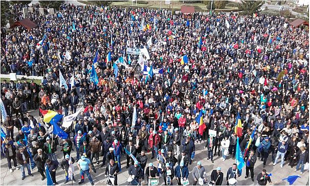 PROTEST la Mangalia împotriva taberelor de refugiați