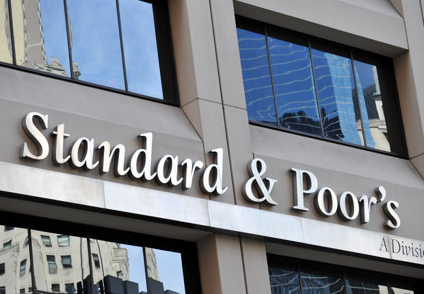 Standard&Poor’s: Legea dării în plată ar putea înrăutăți ratingul de țară al României