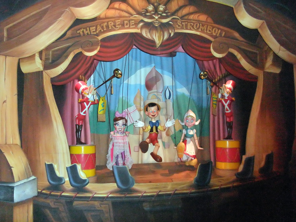 Invitație la teatru pentru cei mici