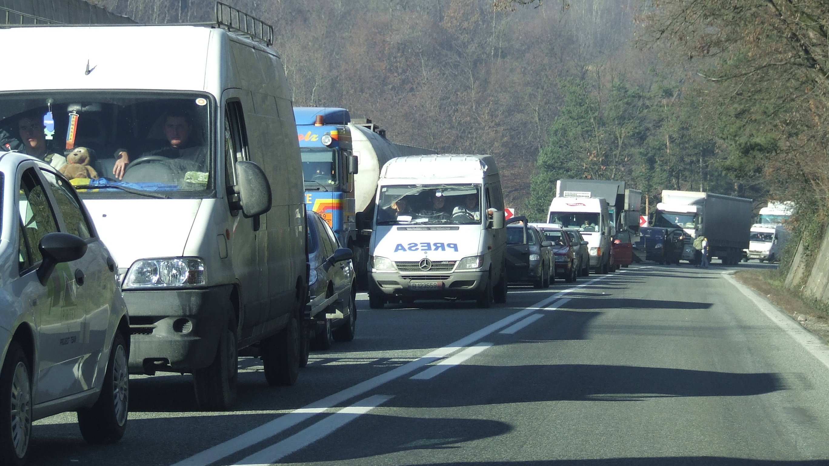 Atenție, șoferi! Coloane de mașini între Comarnic și Azuga