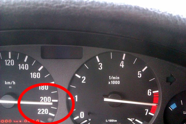 Alt șofer a rămas pieton! A fost depistat de radar cu 210km/h