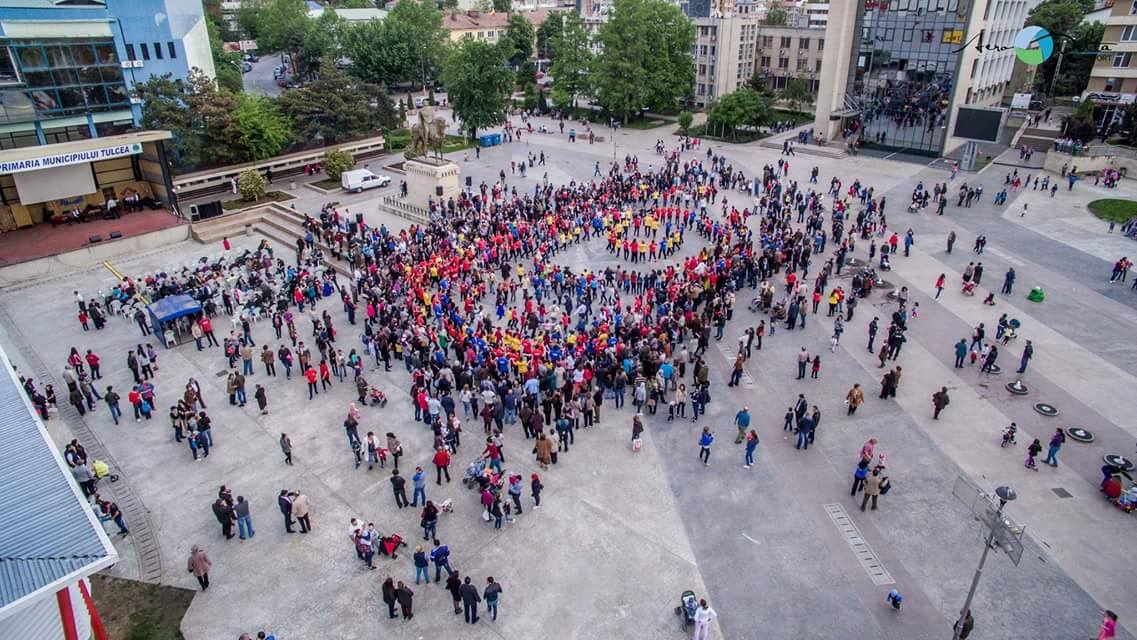 FOTO/VIDEO – Flashmob în Piața Civică din TULCEA